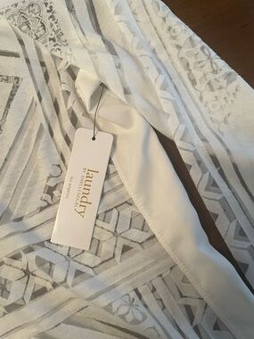 Laundry by Shelli Segal White Long-Sleeve Geometric Print Top